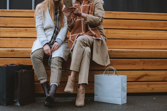 pexels-anastasia-shuraeva-5705095 tendenze abbigliamento autunno 2025